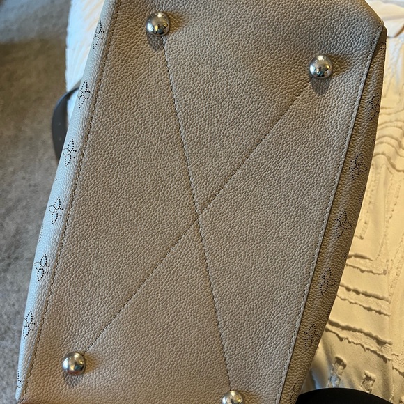 AUTHENTIC Louis Vuitton Beaubourg Hobo MM - Picture 5 of 12